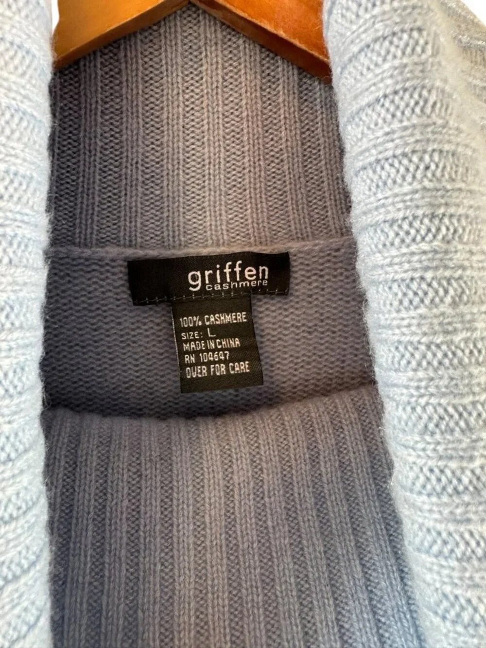 Griffen Luxe 100% Cashmere Baby Blue Cable Knit Turtleneck Sweater Size Large